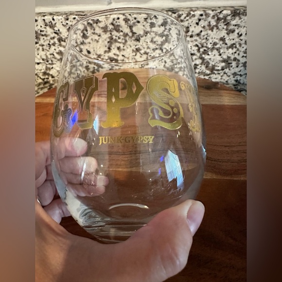 Gypsy Gold Wine Glass - Picture 3 of 6